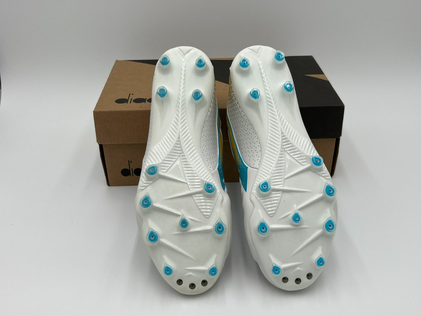 Diadora Brasil Elite GR LT W LP 12 Size 9 Womens White Blue Gold Soccer Cleats
