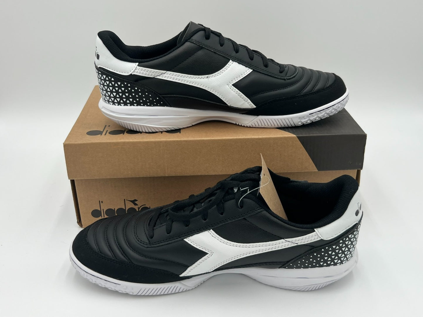Diadora Calcetto GR LT ID Indoor Soccer Shoes Men’s Size 11.5 Black/White C0641