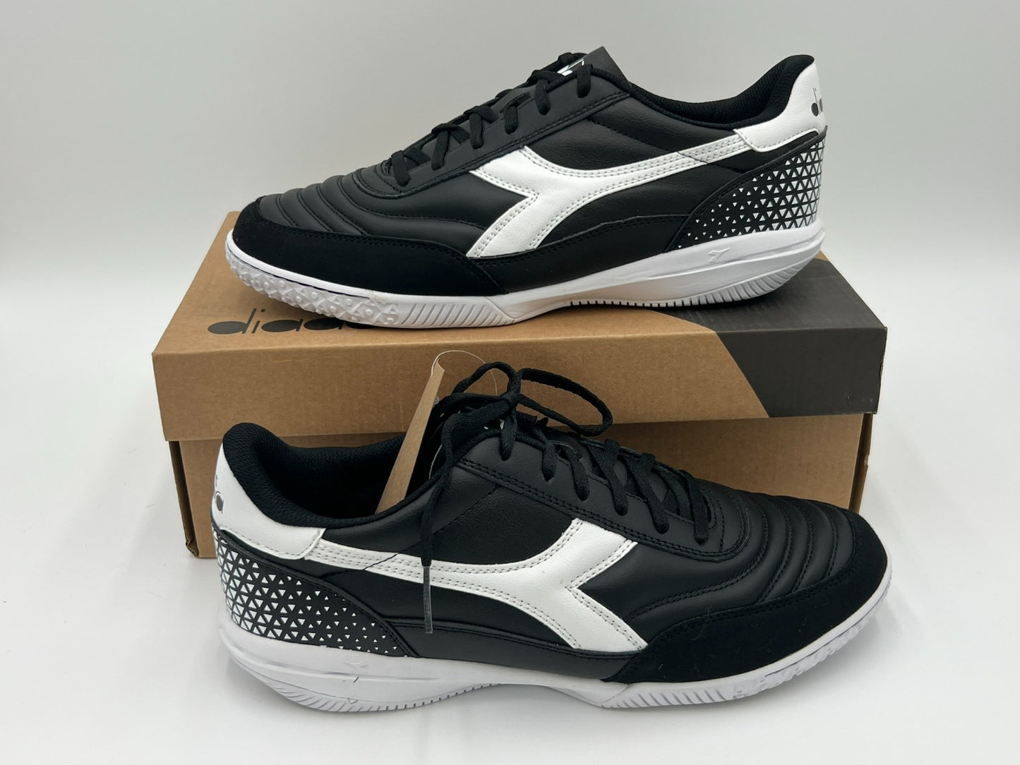 Diadora Calcetto GR LT ID Indoor Soccer Shoes Men’s Size 11.5 Black/White C0641