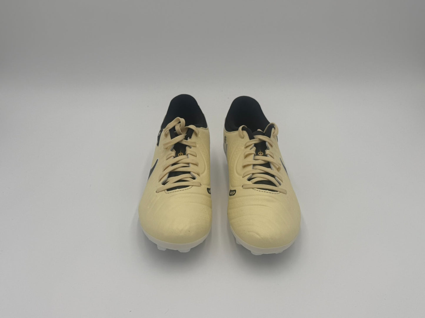 Nike Legend 10 Academy FG/MG Soccer Cleats Men’s 5/Women’s 6.5 Lemonade DV4337