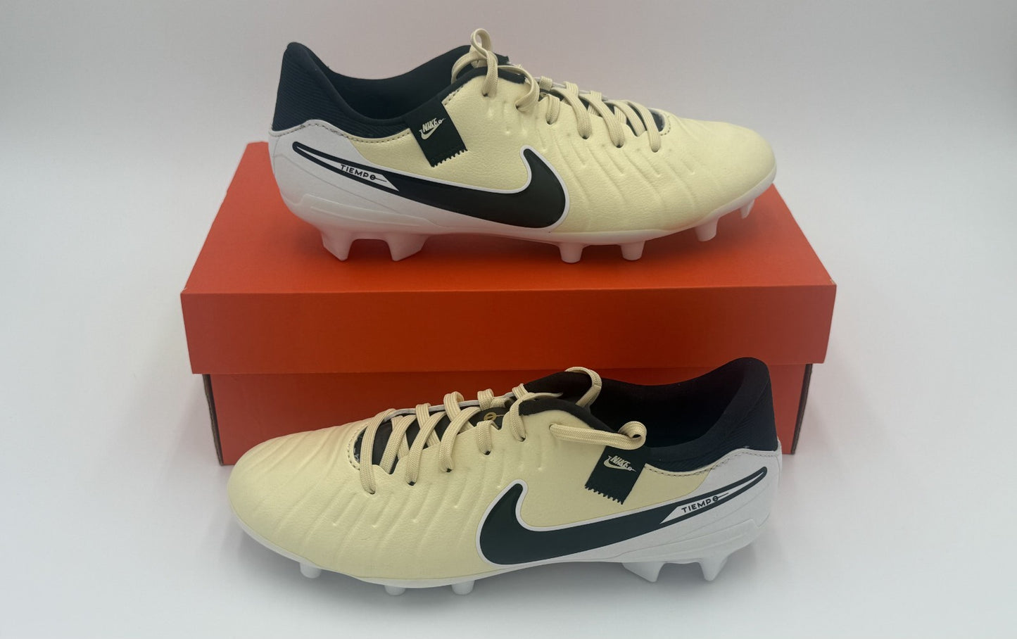 Nike Legend 10 Academy FG/MG Soccer Cleats Men’s 5/Women’s 6.5 Lemonade DV4337