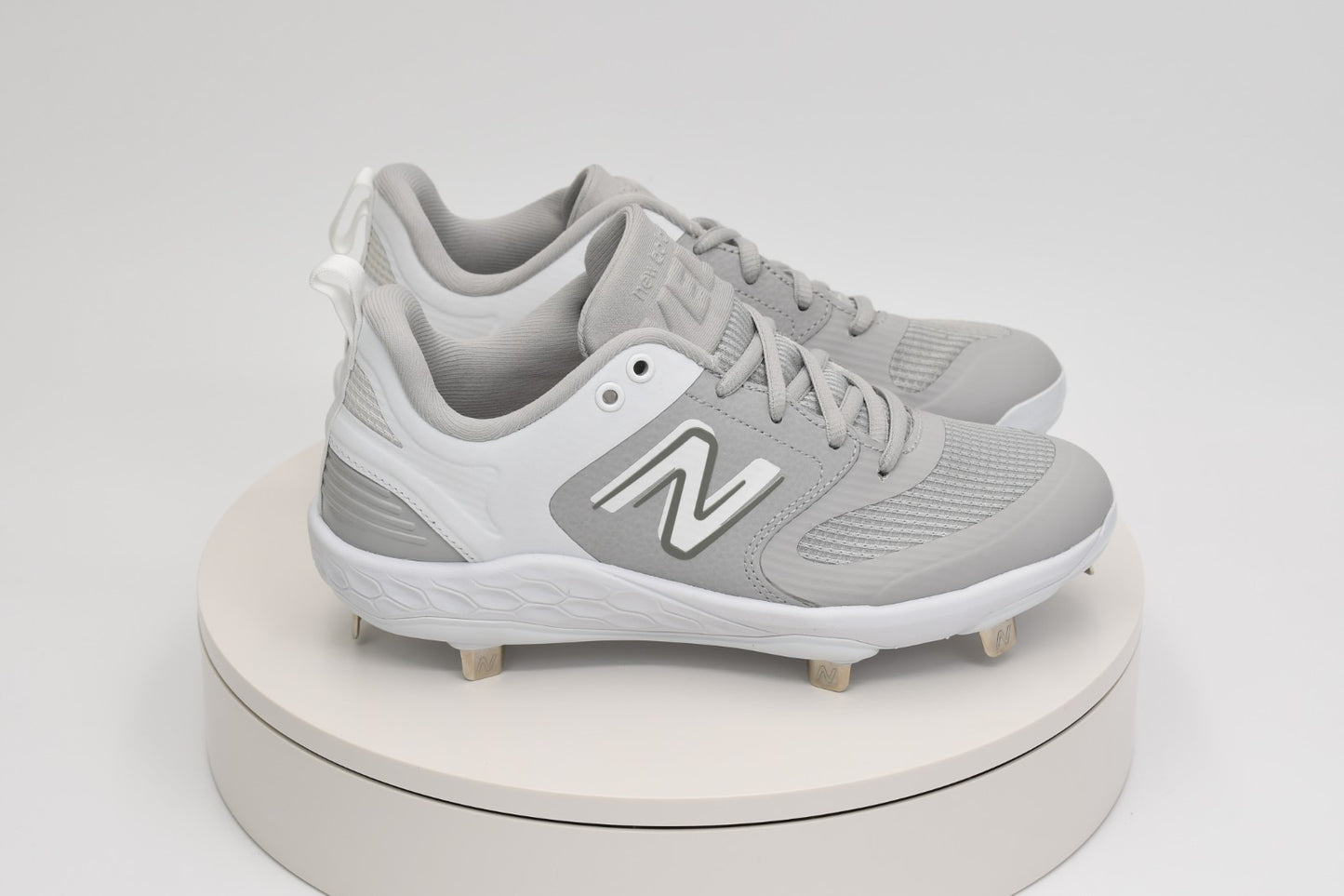 New Balance Women's Fresh Foam X Velo v3 Metal Softball Cleats SMVELOG3