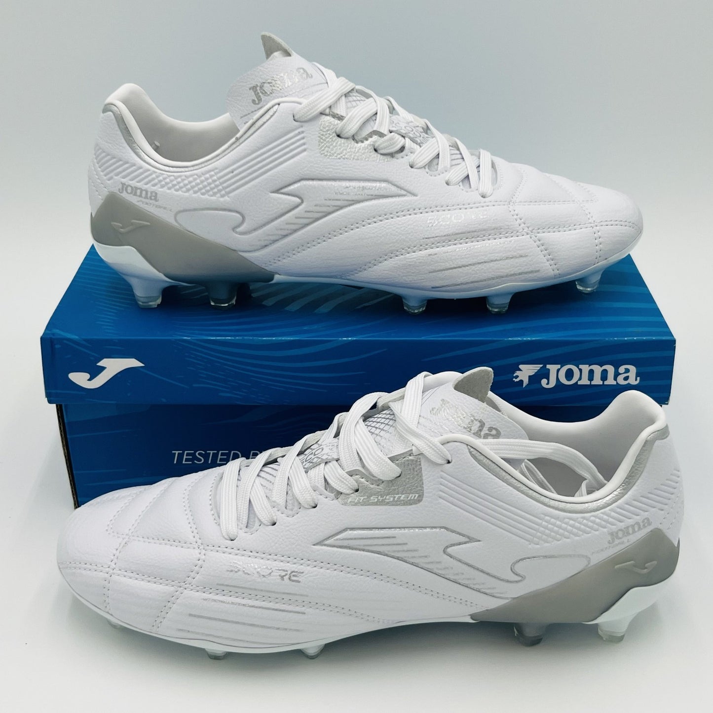 Score 2302 White Firm Ground Soccer Cleats Men’s Size 7.5 White SCOW2302FG