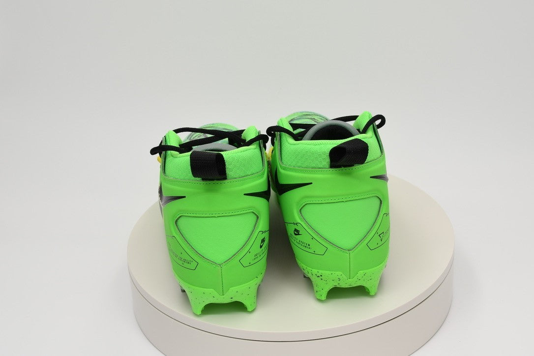 Nike Alpha Menace Pro 3 Football M 11.5 Green Strike/Black Cleats FB8442-303