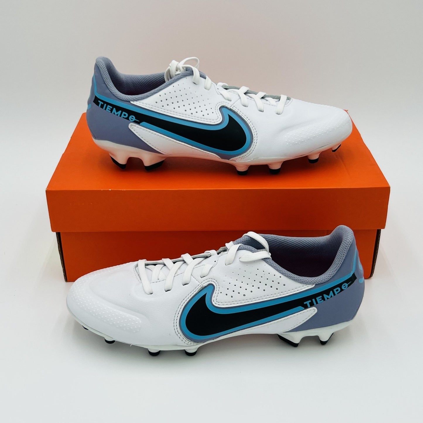 Nike Legend 9 Academy FG/MG Soccer Cleats Men’s 5/Women’s 6.5 White DA1174-146