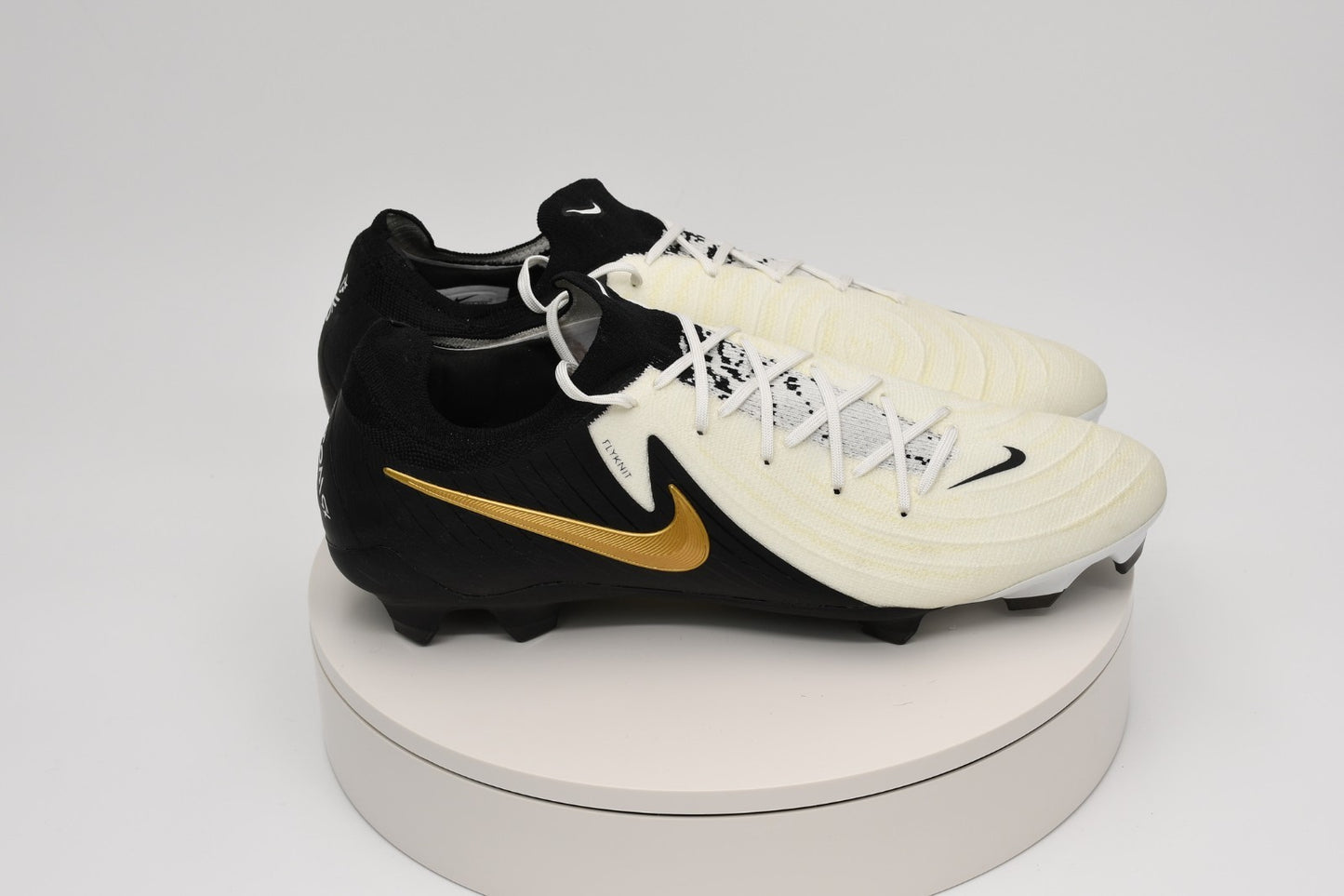 Nike Phantom GX II Pro FG Soccer Cleats US M Size 13 FJ2563-100