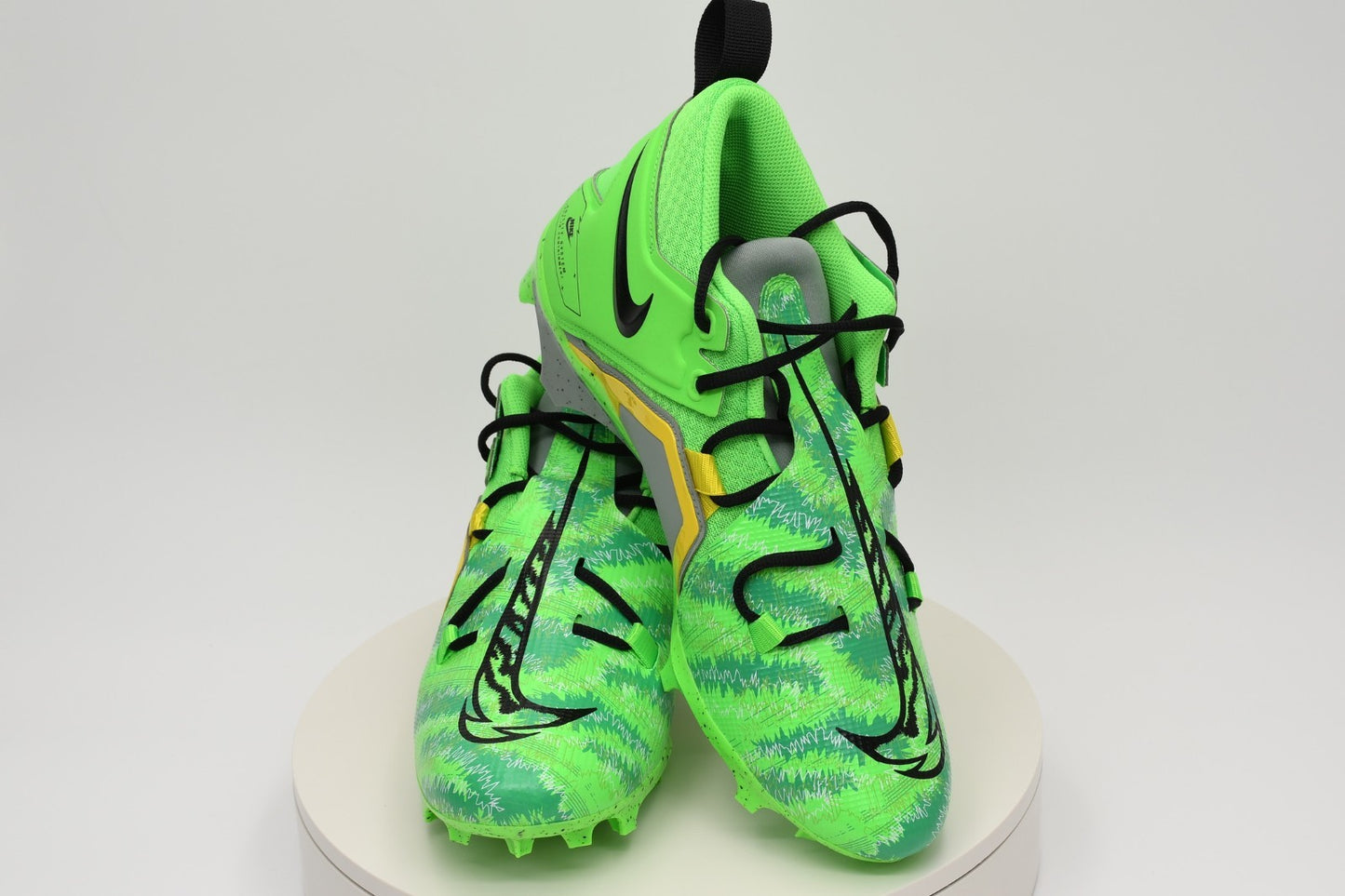 Nike Alpha Menace Pro 3 Football M 11.5 Green Strike/Black Cleats FB8442-303